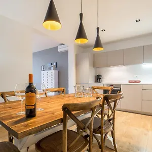 Rent Top Rambla Catalunya Barselona